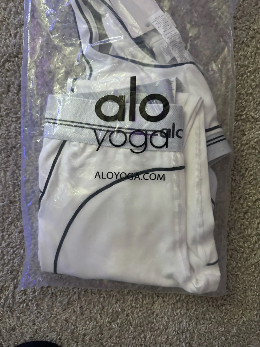 ALO Yoga women’s White alo set with Black Piping